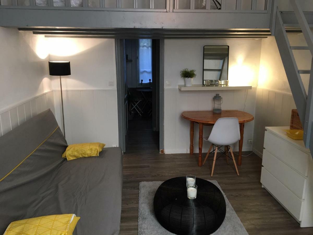 Studio Avec Mezzanine A 5 Min Des Arenes Et De La Gare Nîmes Exterior photo