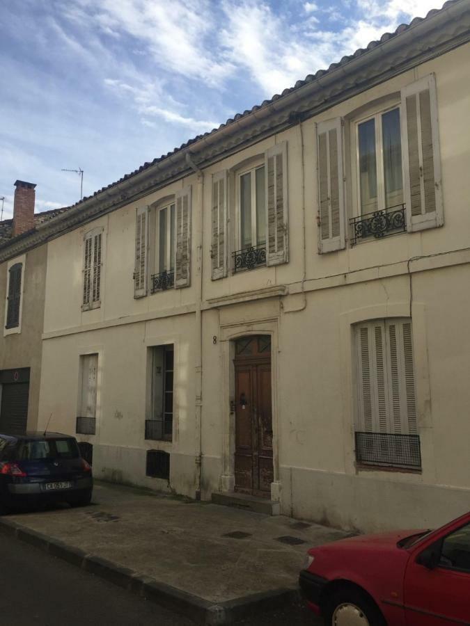Studio Avec Mezzanine A 5 Min Des Arenes Et De La Gare Nîmes Exterior photo